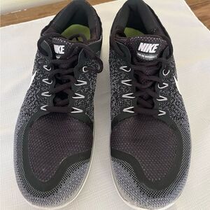 Nike Free Lunarlon black/gray specks, white sole, great condition, lightweight,9